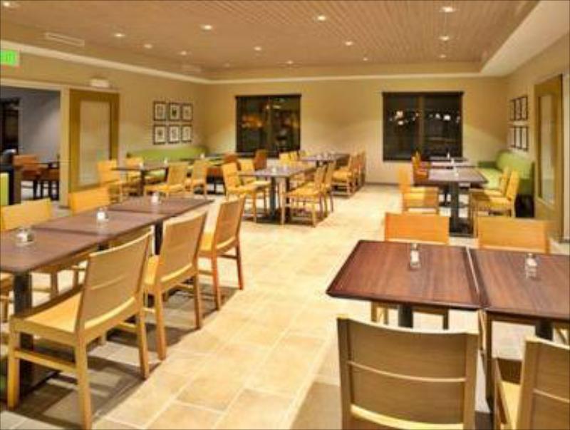 Country Inn & Suites By Radisson, Springfield Southeast Exterior photo